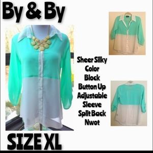 By & By Top Size XL Color Block Split Back Button Up NWOT